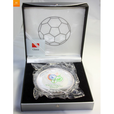 KINA 300 Yuan 2005, 1 kilo sølv med renhet på 999, opplag MAX 3000  i kvalitet proof med origianalt skrin