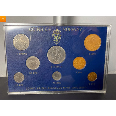 Meget vakkert hardplast sett 1968