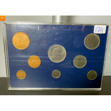 Meget vakkert hardplast sett 1968