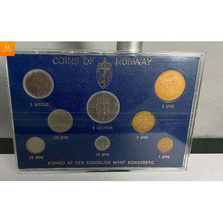 Meget vakkert hardplast sett 1968